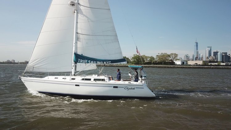 Sailboat rental in Hamptons