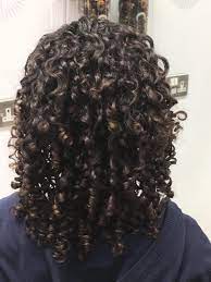 difference between wavy and curly
