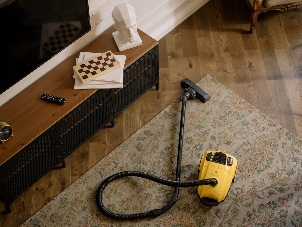 Why You Should Hire a Carpet Cleaning Company for Your Summer Cleaning