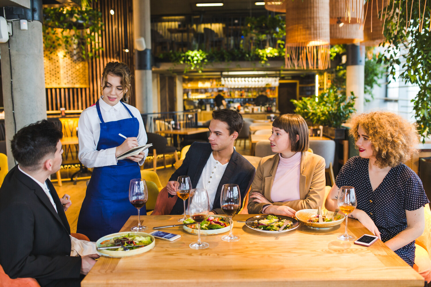 Creating a Memorable Dining Experience: Encouraging Repeat Bookings and Positive Reviews
